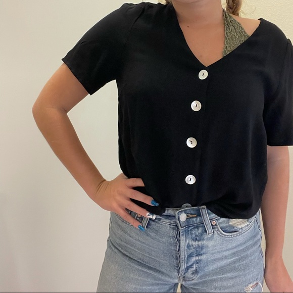 Women’s Button Up Top - Picture 2 of 8